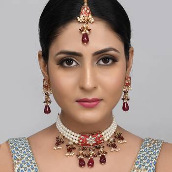 Kundan and Red Meenakari Choker Necklace Set with Pearl String and Maang Tika 4