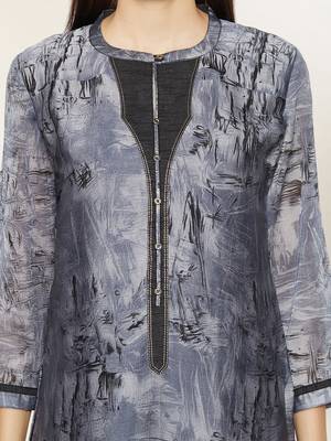 Grey embroidered crepe ethnic-kurtis 4