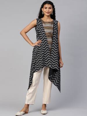 Black printed crepe short-kurtis 1