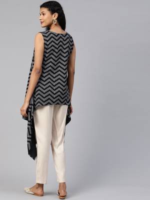 Black printed crepe short-kurtis 2