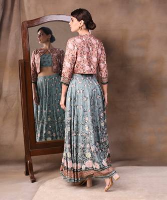 Green vintage Trails Printed Skirt Set With Embroidered Jacket 3