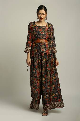 Black batik Printed Embellished Top Set With Belt