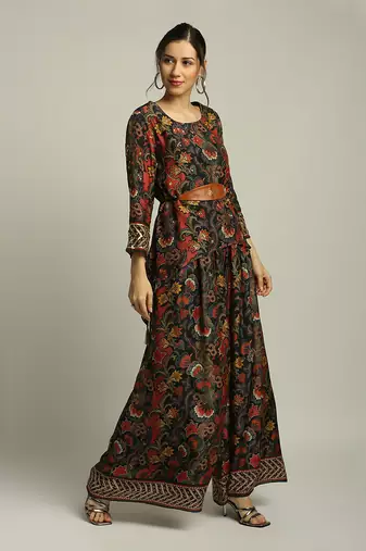 Black batik Printed Embellished Top Set With Belt