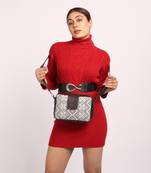 Rudhira World Diamond boxes Crossbody/sling bag