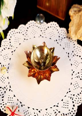 BulkySanta Brass Lotus Kamal Shape Metal Diya | Home Temple Decoration Oil Lamp Gift Items (Brass & Copper) 2