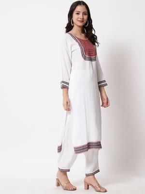 MATINE Women White Cotton Kurta and Salwar Sets  6
