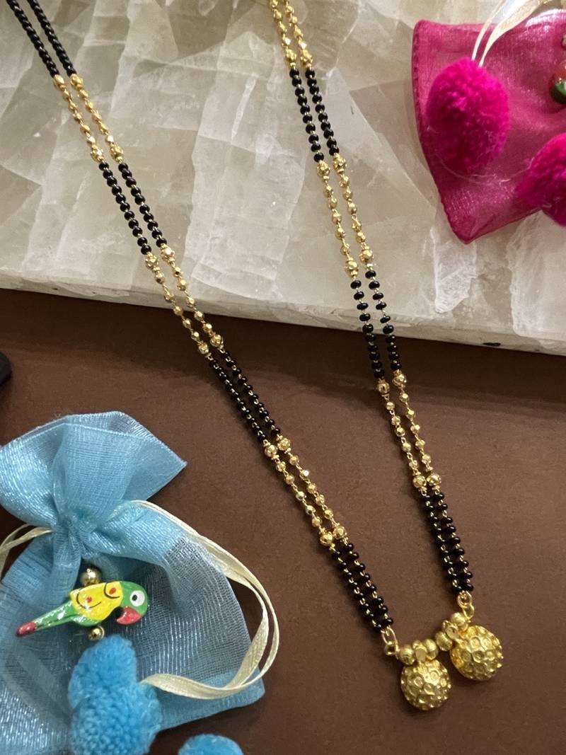 Gold mangalsutra