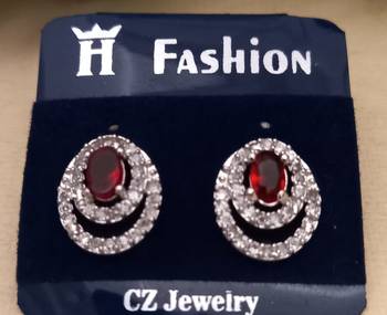 Red earrings 2