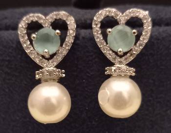 Green earrings 2