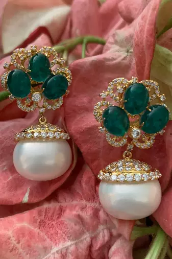 Green Emerald Cluster Top With Cultured Pearl Drop In 18K Gold Polish