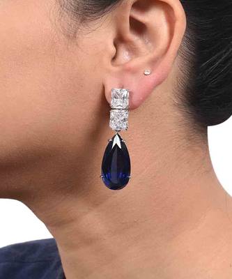 Blue Princess Cut Diamonds With Pear Shaped Blue Sapphire 1