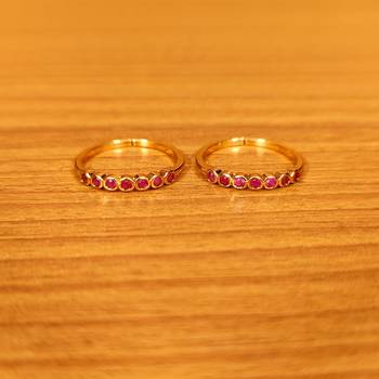 Red toe-rings 1