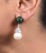 Green Emerald Invisble Setting Top With Cultured Pearl Drop