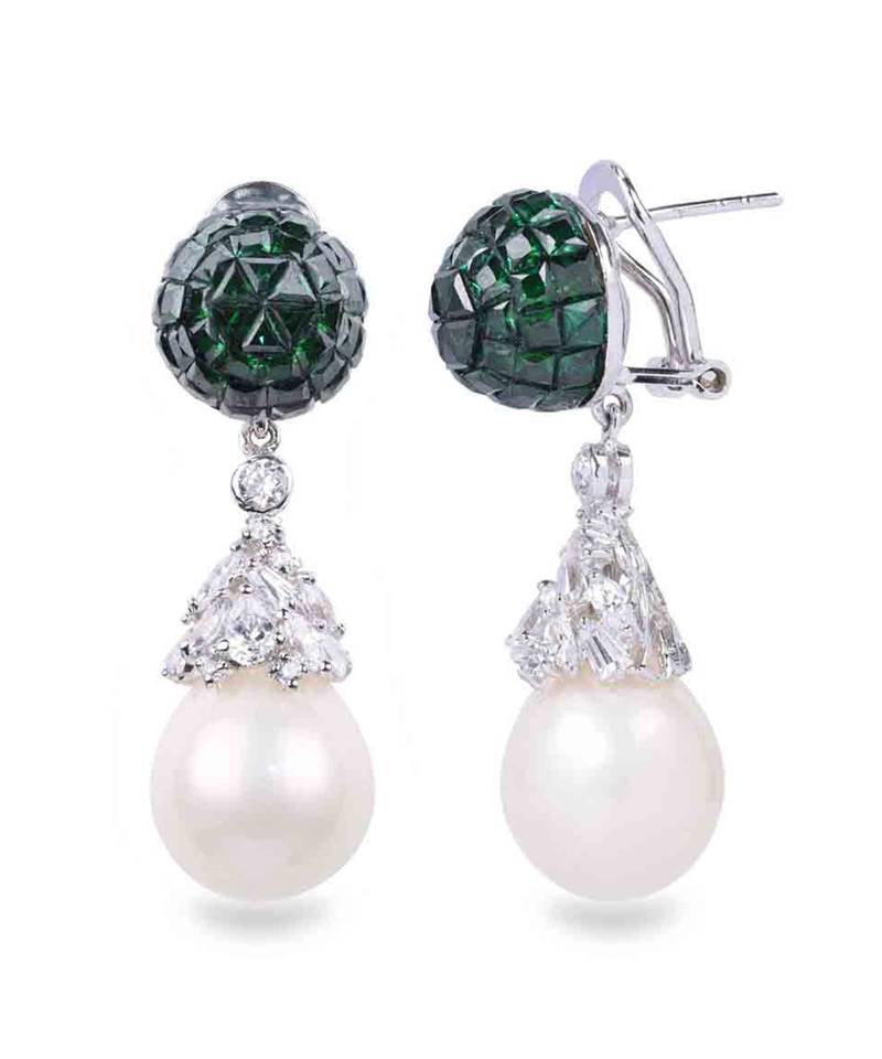 Green Emerald Invisble Setting Top With Cultured Pearl Drop