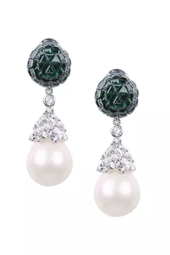 Green Emerald Invisble Setting Top With Cultured Pearl Drop