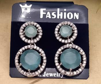 Green earrings 2