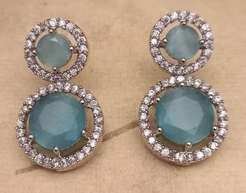 Green earrings 3