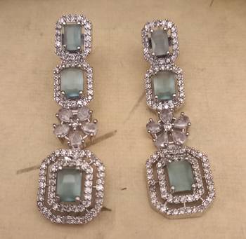 Green earrings 1