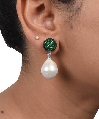 Green Emerald Top In Invisible Setting With Baroque Pearl Drop 1