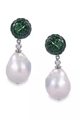 Green Emerald Top In Invisible Setting With Baroque Pearl Drop