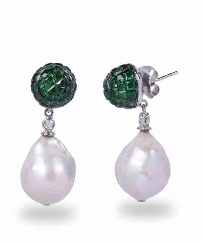 Green Emerald Top In Invisible Setting With Baroque Pearl Drop