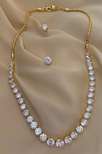White Half Solitaire Necklace With Earrings