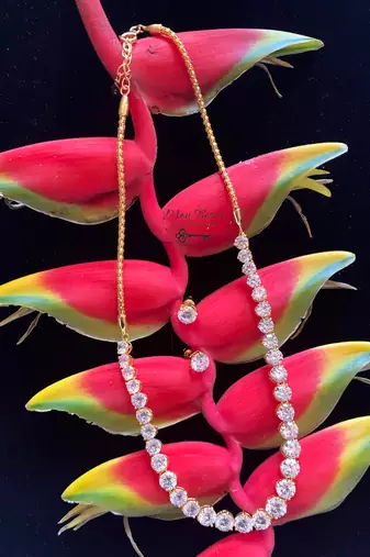 White Half Solitaire Necklace With Earrings