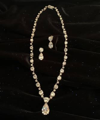 White Solitaire Necklace With Pear Drop Pendant And Earrings 3