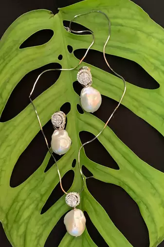 White Fused Solitaire With Baroque Drop With Earrings