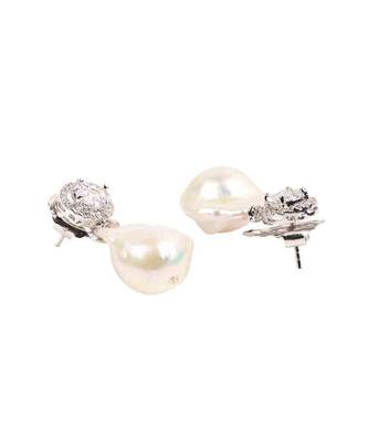 White Fused Solitaire With Baroque Drop With Earrings 7