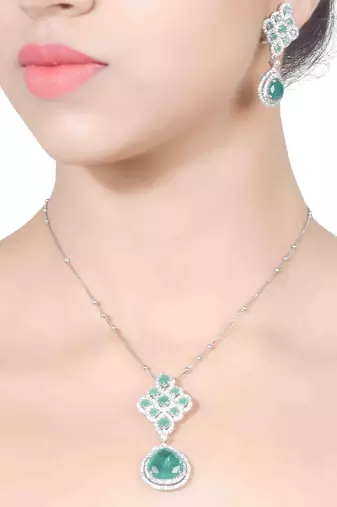 Green Emerald And Diamond Rhombus With Emerald Pear Drop And Earrings