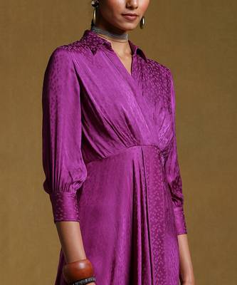 Purple Textured Kurta With Pant Set by RITU KUMAR 5