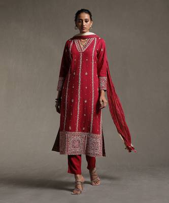 Maroon Embroidered Kurta With Pant And Dupatta by RITU KUMAR 1