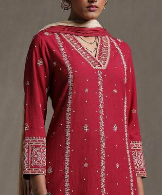 Maroon Embroidered Kurta With Pant And Dupatta by RITU KUMAR 5