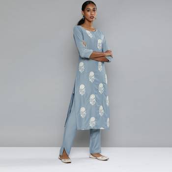 Grey embroidered silk blend salwar 4