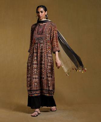 Black Printed Kurta Set by RITU KUMAR 1