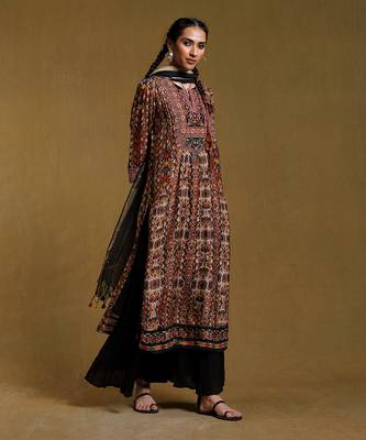 Black Printed Kurta Set by RITU KUMAR 3