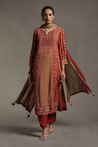 Rust Embroidered Kurta set by RITU KUMAR