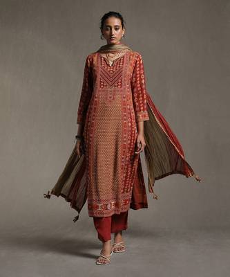 Rust Embroidered Kurta set by RITU KUMAR 1