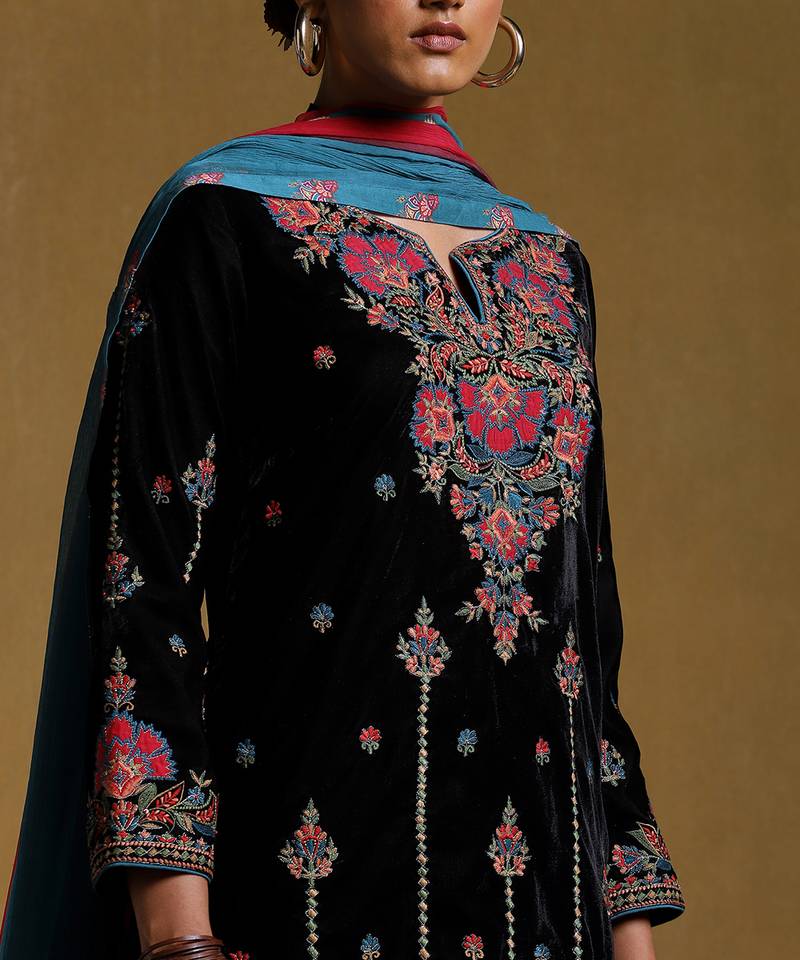 Black Embroidered Kurta Set by RITU KUMAR