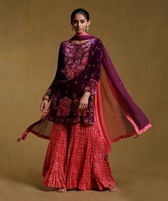 Purple Floral Printed Kurta set by RITU KUMAR 1