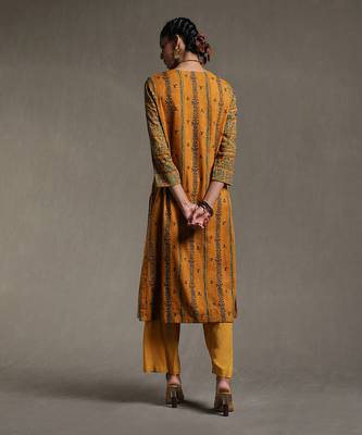 Yellow Printed Kurta Set 4