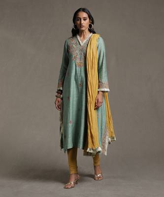 Green Embroidered Kurta Set by RITU KUMAR 1