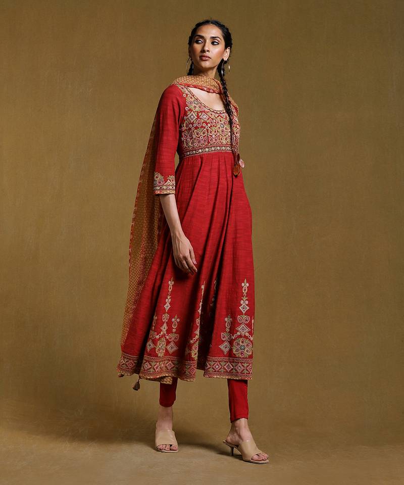 Red Embroidered Kurta With Legging And Dupatta by RITU KUMAR
