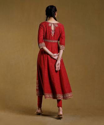 Red Embroidered Kurta With Legging And Dupatta by RITU KUMAR 4