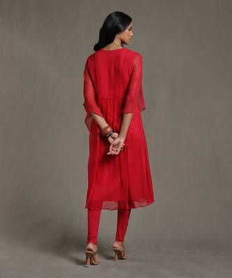 Fuchsia Kurta With Legging And Dupatta Set by RITU KUMAR 4