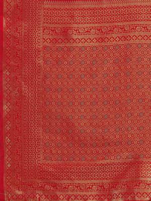 Red printed Banarasi silk blend saree with blouse 4
