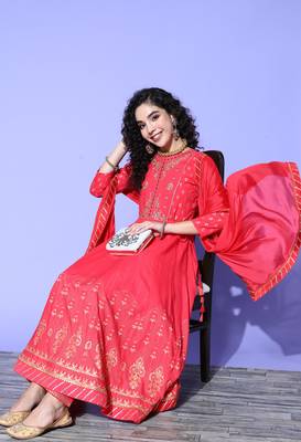 Red embroidered rayon salwar 4