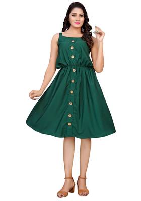 Green plain crepe short-dresses 1