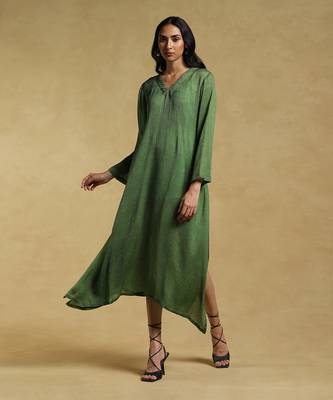 Green Textured Kurta by RITU KUMAR 1